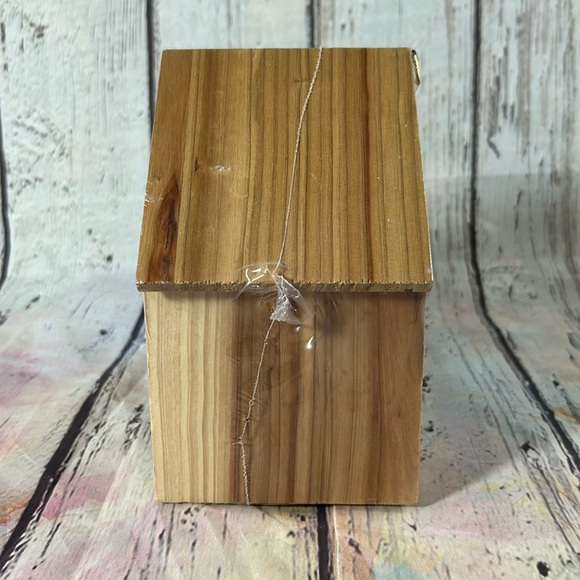 Bee / Bug Hotel - Picture 2 of 5